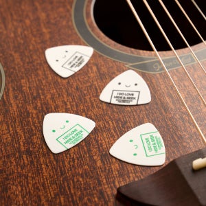 고퍼우드 델린 기타 피크 정삼각형 블랙 0.5mm