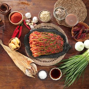 알토란 맛의공식 황태파김치 1KG, 2KG, 국내산 원료, 참송이 밴댕이 육수 황석어젓