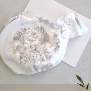 AN 성인 전통 아이보리 자수 조바위 여성 한복 머리 쓰개 장신구