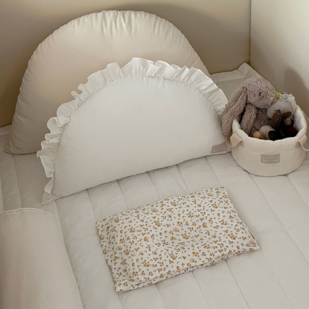 내츄럴무드 광목 프릴 반달쿠션