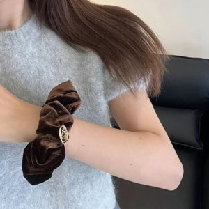 이니셜 벨벳 곱창머리끈 헤어슈슈 똥머리 포니테일 예쁜 짱짱한머리끈 스크런치