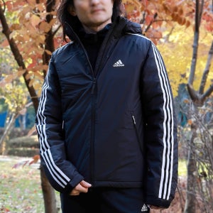 [아디다스] 3-스트라이프 다운 재킷 오리털 경량패딩 후드 윈드브레이커 아우터 HN2123