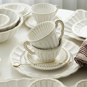 1+1 유럽 빈티지 미뉴엣 커피잔세트 호텔 카페 카푸치노잔 (컵+받침) (350ml)