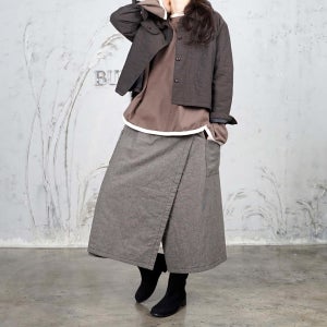 [무료교환반품] 탑제비 고방체크 앞뒤 랩 패딩 치마바지 미들