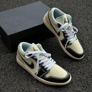 나이키 에어조던 1 로우 SE 팀 골드 블랙 HQ3437-101