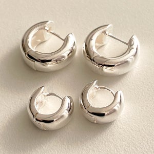 [무배] 실버925 볼륨 통통 민자 볼드 원터치 링 귀걸이 (2size)