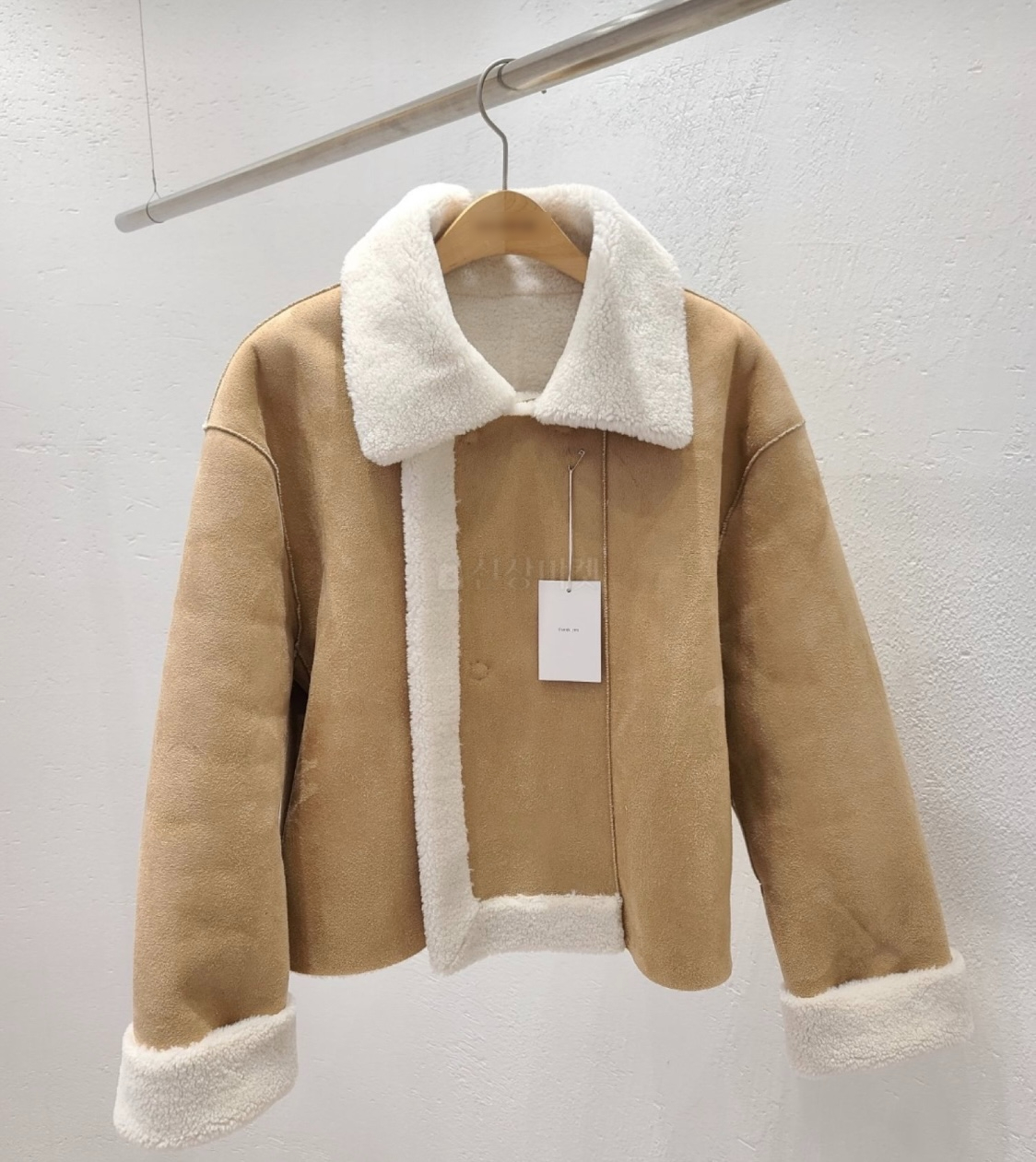 [소량세일중] 베를린 양면 무스탕 자켓 1color