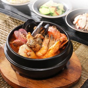 푸짐하고양많은 곽만근 제주식 해물뚝배기 500g x 4팩 16인분/해물탕 해물찜 해물탕밀키트 캠핑요리