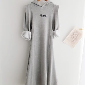 Merci 심플 자수 포인트 포근 기모 후드 롱원피스