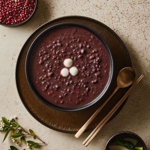 동지 서울 3대 팥죽 맛집 국내산 통통단팥죽 새알 옹심이 식사대용 250g, 8개