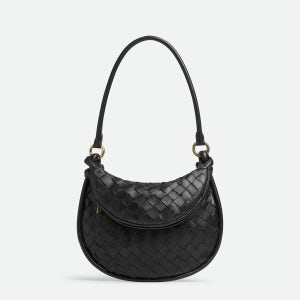 [국내재고] 보테가베네타 스몰 제멜리백 숄더백 블랙 776764VCPP11019