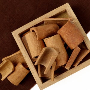 다년생 두꺼운 껍질깐 계피 YB3 1kg