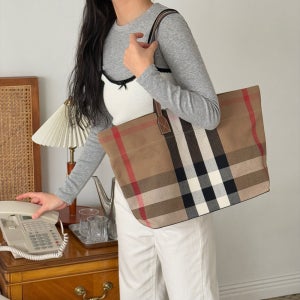 버버리 쇼퍼백 런던체크 미디엄 토트백 TAUPE BROWN 80840471