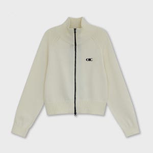 [오아이오아이컬렉션] 클래식 자수 니트 집업 [IVORY]