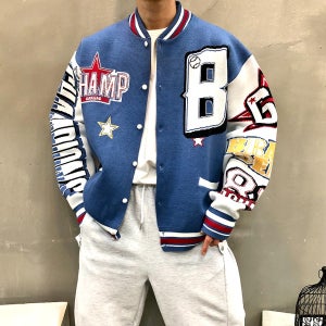 박스 소매 뒷판 레터링 배색 남자 가을 니트 야구 점퍼