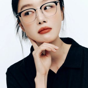 퍼블릭비컨 바이브 VIBE 한선화 더보이즈 에릭 착용 예쁜 칼라 안경테