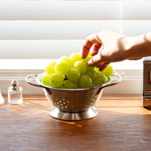 테이블크라프트 루네트 올스텐 미니 콜랜더 스텐 채반 소쿠리 과일바구니 주방인테리어 바스켓