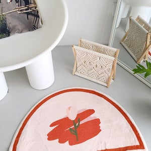 블랑쉬 로맨틱 비비드 반원속 꽃 한송이 소프트 매트 미니 러그