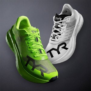 TYR 카본 러닝화 발키리 엘리트 카본 러너 108 화이트블랙