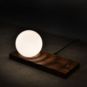 뭉클 루나 LED 무드등 수유등 선물용 원목 침실등 카페조명 인테리어조명