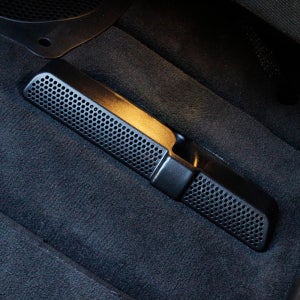 BMW i5 시트하단 바닥 송풍구 커버 에어컨 보호 덮개 몰딩 용품