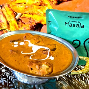 버터 치킨(뼈 있는 닭고기 커리) 전주 마살라 인도커리 즉석카레 치킨 탄두리 난 캠핑용 홈파티