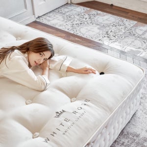 홈튼유케이 화이트로즈 300 S 미디엄하드 핸드메이드 영국 호텔 침대 매트리스