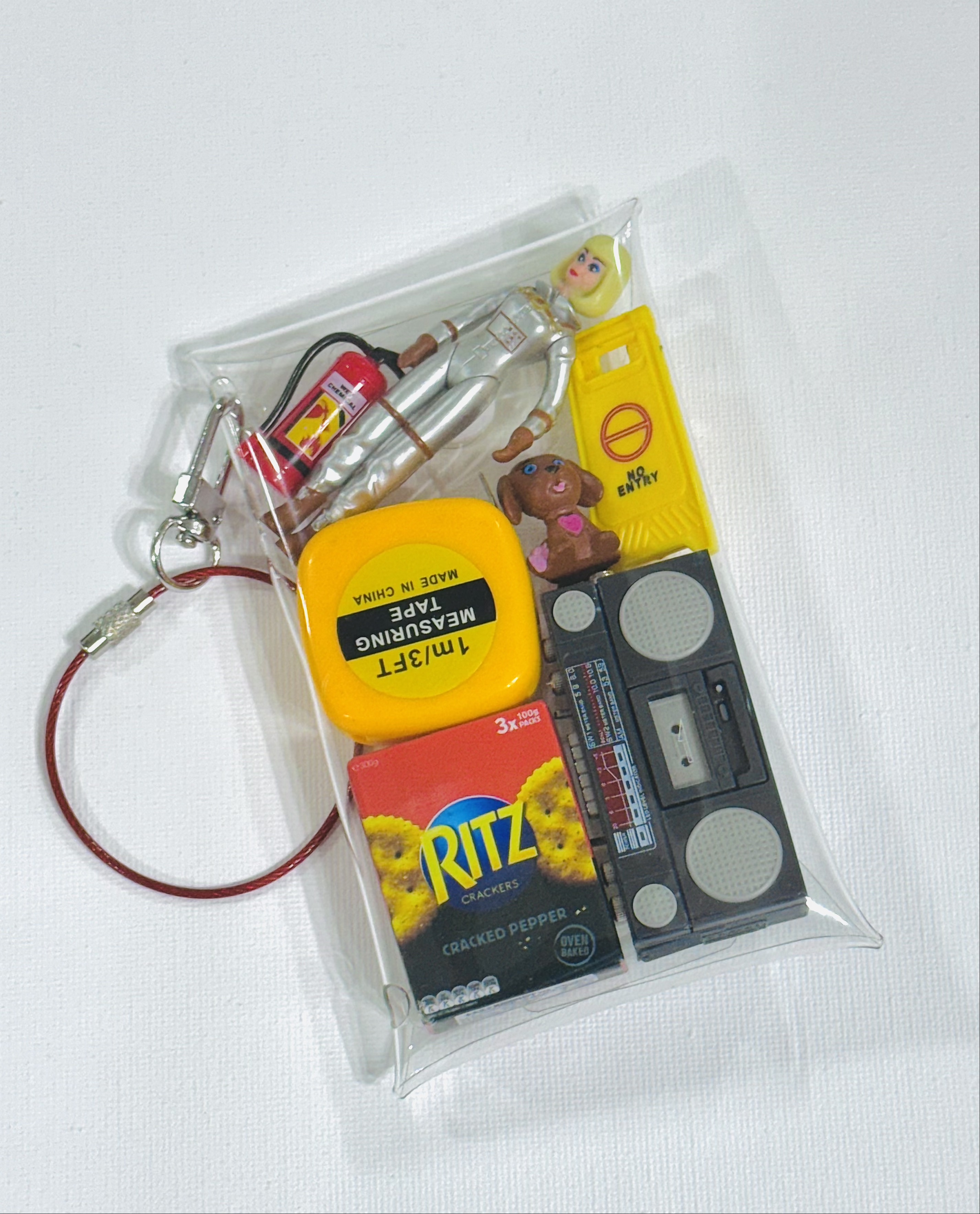 줄자와 우주복 바비 파우치 키링