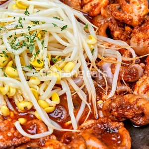 초신선 양념 쭈꾸미볶음 맛집 400g 2팩 봄 캠핑음식 술안주 야식 밀키트