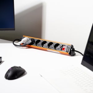 4000w 고용량 멀티탭 라운드 디자인 책상 고정 안전 멀티 콘센트 6구 1.5m 파워탭