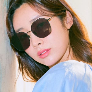 퍼블릭비컨 선글라스 CHACHA.3 차차 블랙 차정원 효연 착용