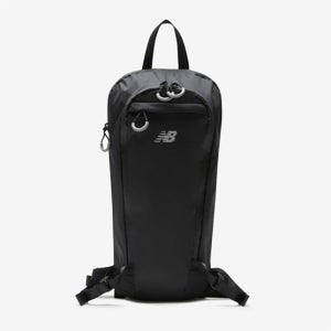 뉴발란스 러닝 백팩 일상 스포츠 운동 등산 가방 4L 블랙 LAB23114