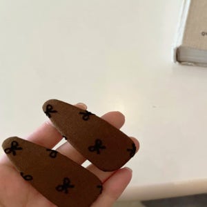 삼각 블랙 리본 똑딱이핀 무료배송 앞머리핀 옆머리핀 포인트삔 헤어악세사리 머리