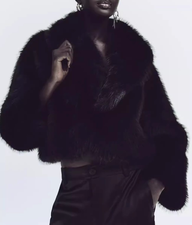 ZARA 페이크퍼 쇼트 코트