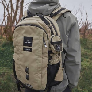 아이더 남성 여성 공용 가방 제로 그래비티 30리터 백팩 DUA24B41