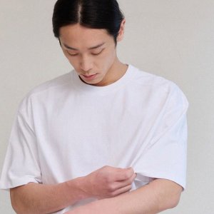 남자흰티 티셔츠 어깨넓어보이는반팔