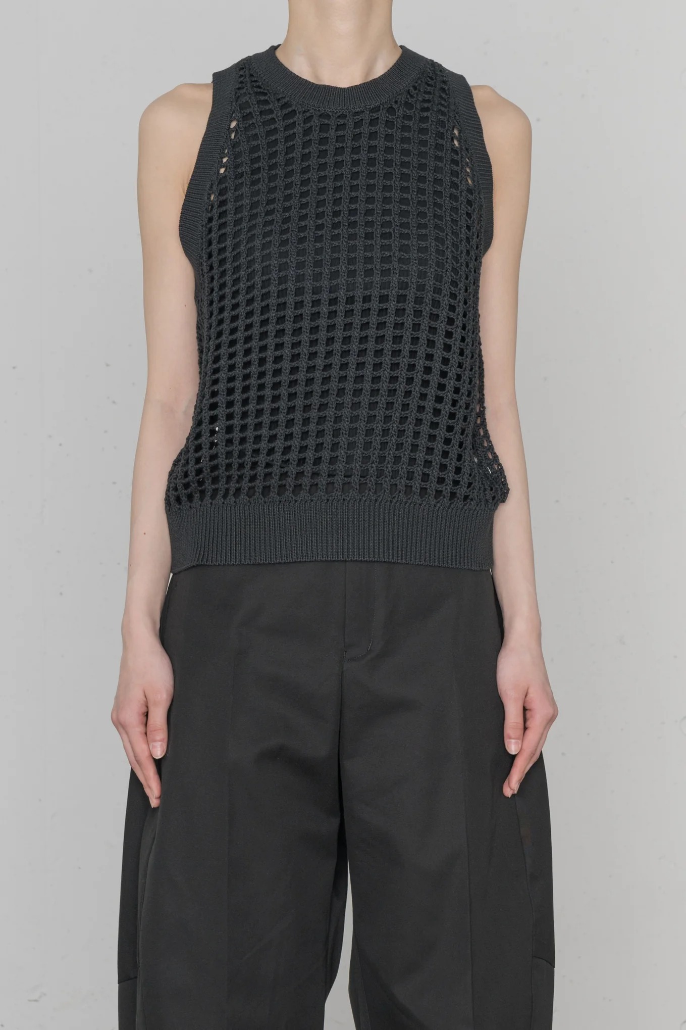 HYKE 하이크 25SS CROCHETED SWEATER TANK TOP 11391
