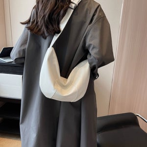 여행용 가죽 크로스백 부드러운 명품스타일 가방 여성반달백
