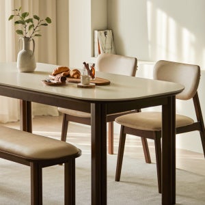 홈앤힐 포바우 원목 타원형 포세린 세라믹식탁 4인용(의자2+2인벤치)