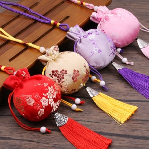 빨간복주머니 외국인친구 일본인 한국기념품 전통선물