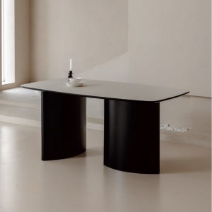 커먼테이블 플럼 다이닝테이블 블랙 세라믹질감 4인용식탁 6인용식탁 신혼가구 인테리어가구 국내제작