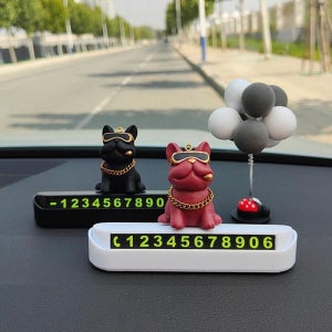 독특한 디자인의 프렌치 불독 & 풍선 장식 주차 번호판
