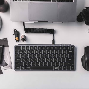 키크론 B1 휴대용 미니 키보드 블루투스 무소음 아이패드 키보드 스페이스 그레이, 펜타그래프