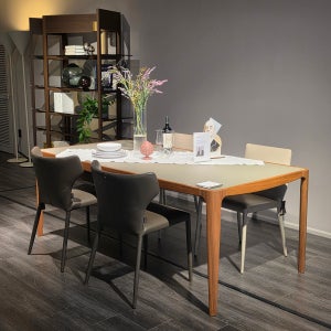 전시품 나뚜찌이탈리아 사투르노 올리브월넛 이탈리아 식탁