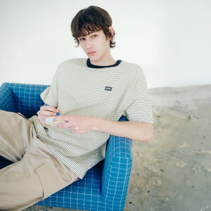 마인드브릿지 [콜린스]쿨_핀 스트라이프 오버핏 티셔츠 MZTS3165