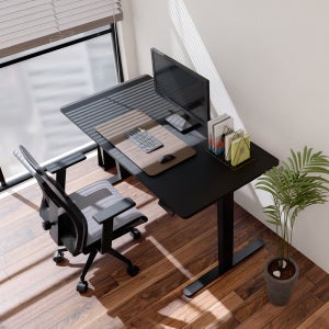 쿠잉 듀얼모터 전동모션데스크 높이조절 높낮이조절책상 스탠드 테이블 1600x750mm, 우드 상판X블랙 프레임