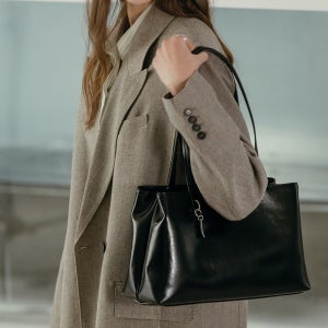 [단독] [마르헨제이] 로미백 L 보부상 노트북 비건레더 여성가방 숄더백