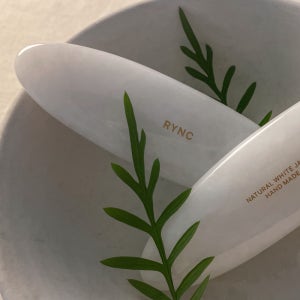 RYNC 천연백옥 타원 괄사