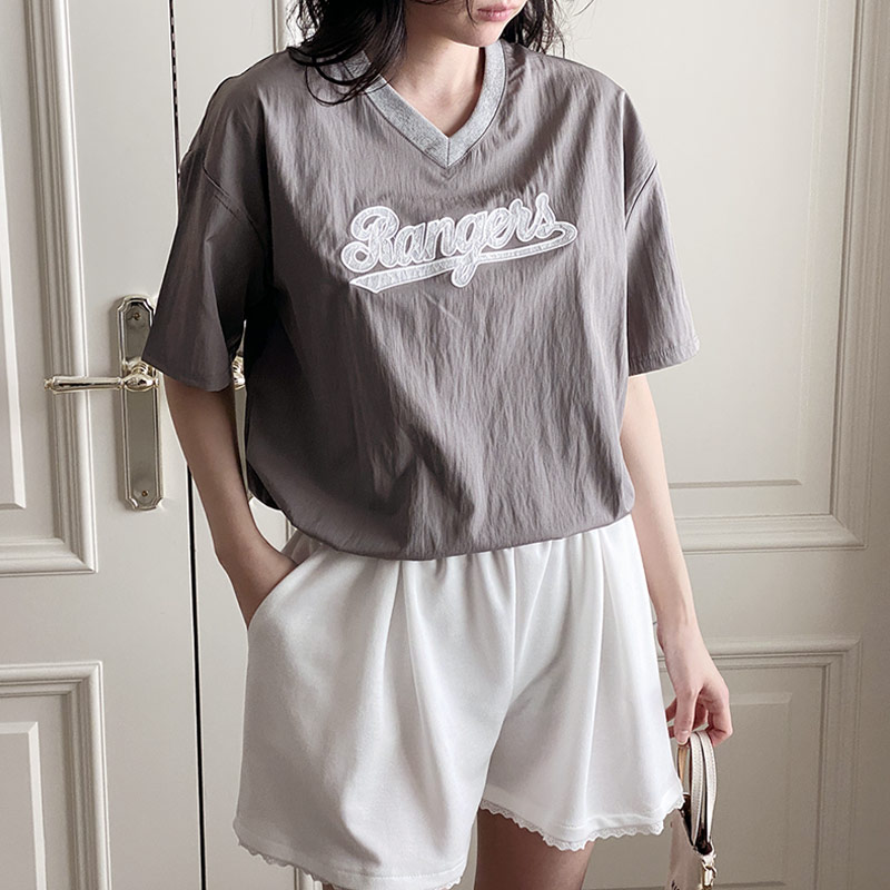 봄 여름 40대 미시 주말 나들이 골프 아웃도어룩 레터링 브이넥 바스락 아노락 반팔 티셔츠