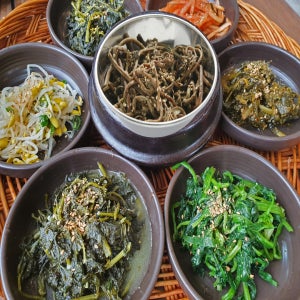 간편하게 데친 취나물 머윗잎 비름나물 깻순 아욱 유채 고춧잎 부지깽이 우거지